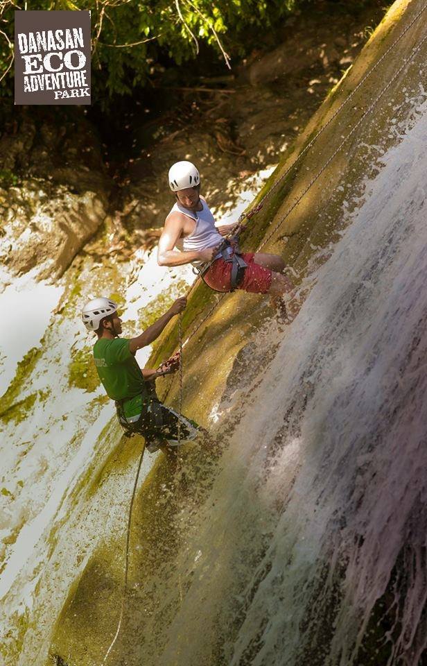 danasan-waterfalls-rappelling