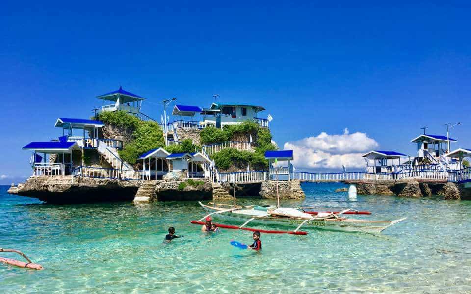 funtastic island medellin