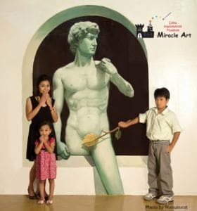 Cebu Happy World Museum - Famous Art (4)