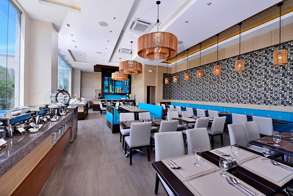 Bayfront Hotel Cebu - Cafe Breeze