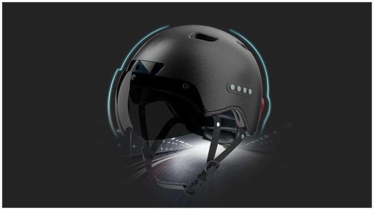 A Smart Helmet that Can Take Videos, Play Music, and More