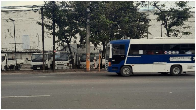 Minimum Fare for Jeepneys Rolls Down to P9 in April
